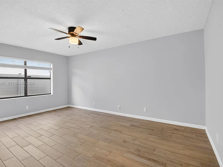 6043 Sunberry Cir — Photo 17