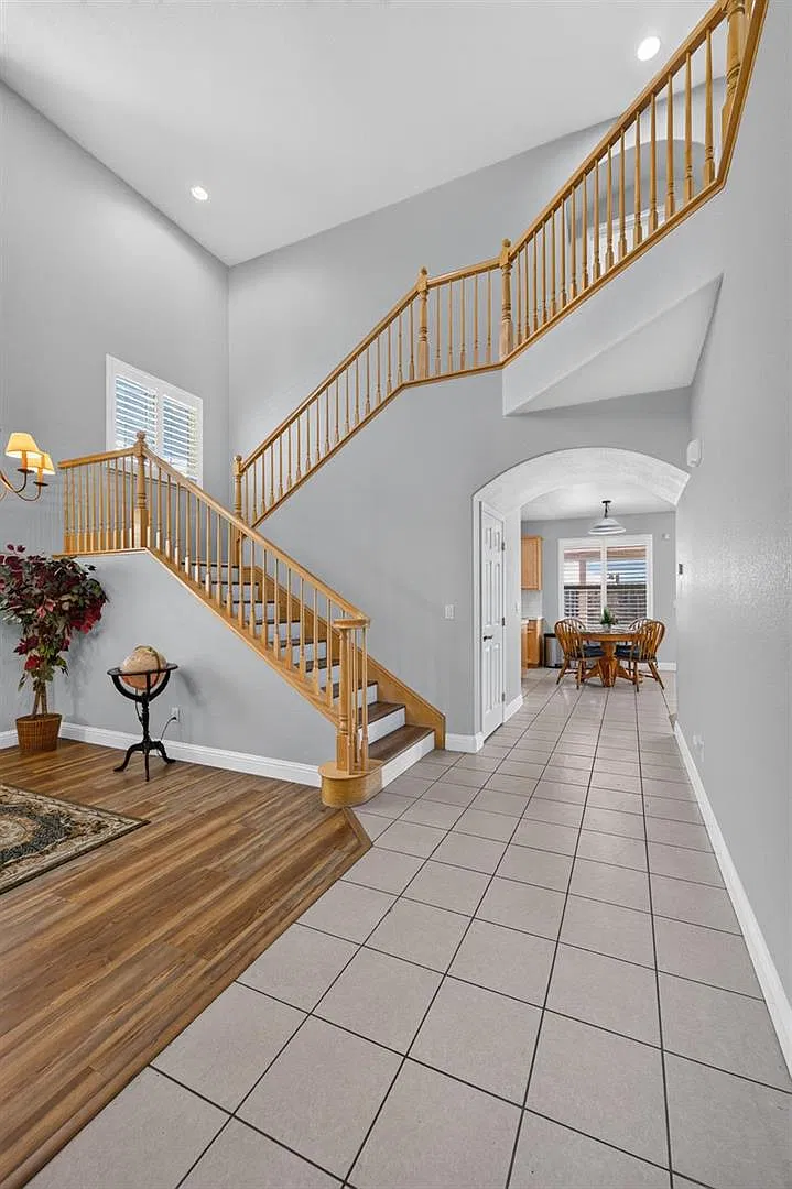 4 bed, 2641 sqft, $3,300 — Photo 2
