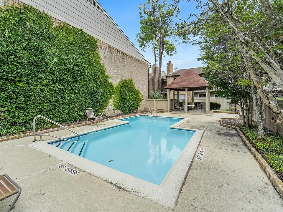 2120 Wilcrest Dr #125