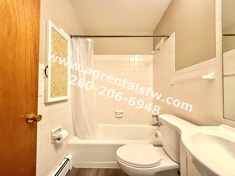 901-931 West Brookwood Court — Photo 15