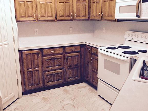 5th image of 756 Bryan Dr