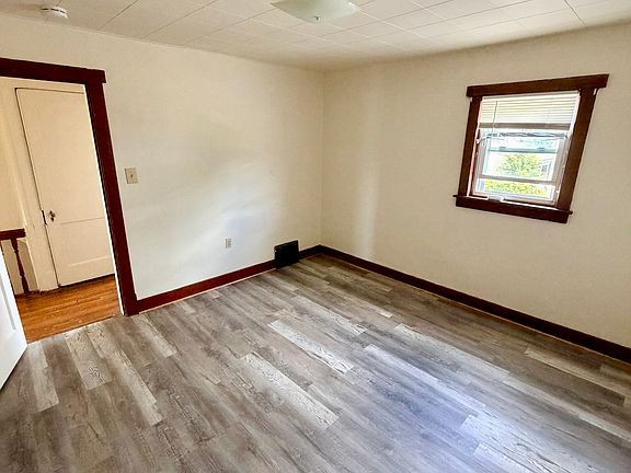 3rd image of 100 E Bell Ave #2