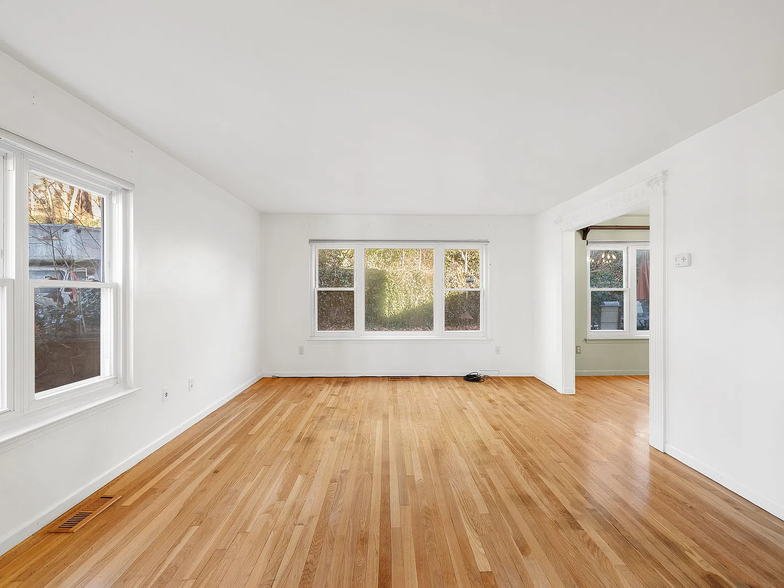 3 bed, 1.5 bath, 1480 sqft, $3,975 — Photo 2