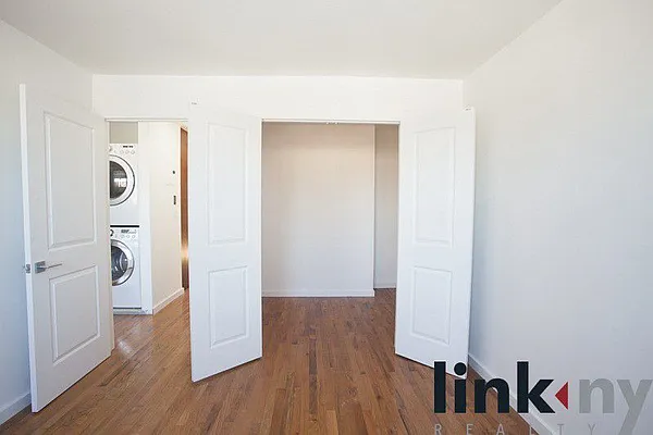Rented by Link NY Realty | media 8