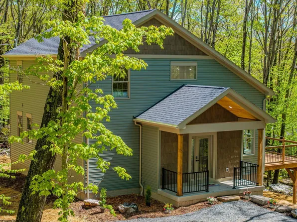 96 Woodbine Dr, Terra Alta, WV 26764