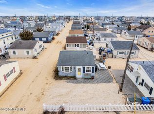 37 E Penguin Way, Lavallette, NJ 08735