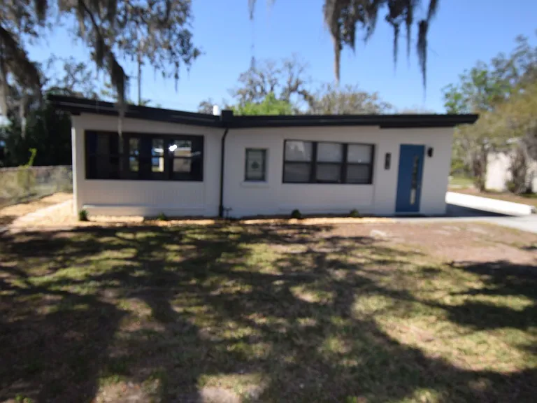 1918 Sunset Ln — Photo 4