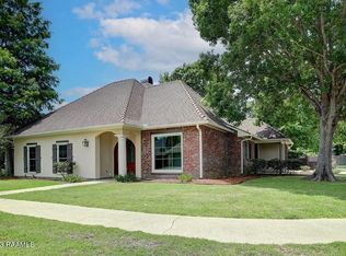 100 Prytania Dr, Lafayette, LA 70503
