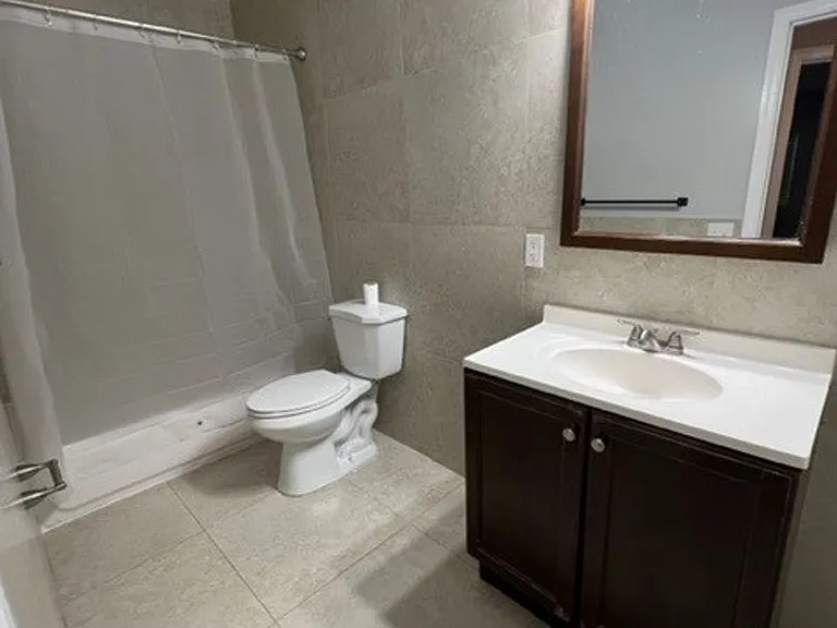 2640 NE 8th Ave — Photo 36