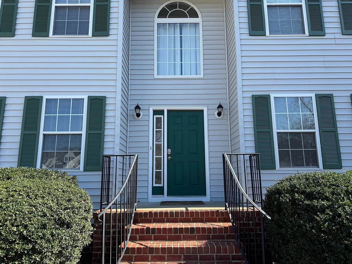 Building Photo - 110 Bugle Ct