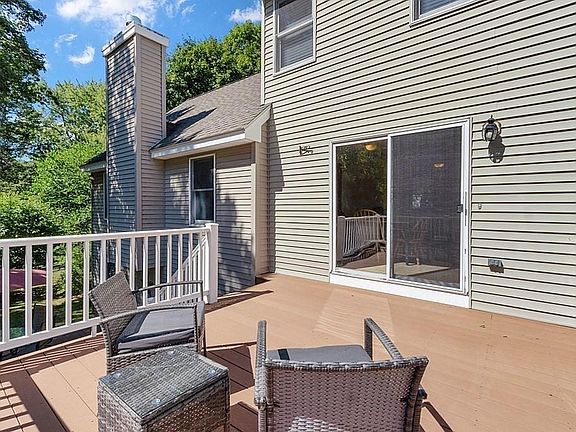 5th image of 73 Newfield St