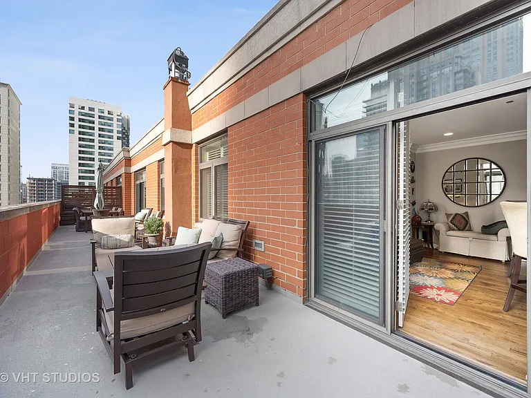 33 W Huron St #510 — Photo 5
