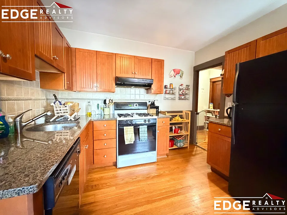 12 S Crescent Cir #1