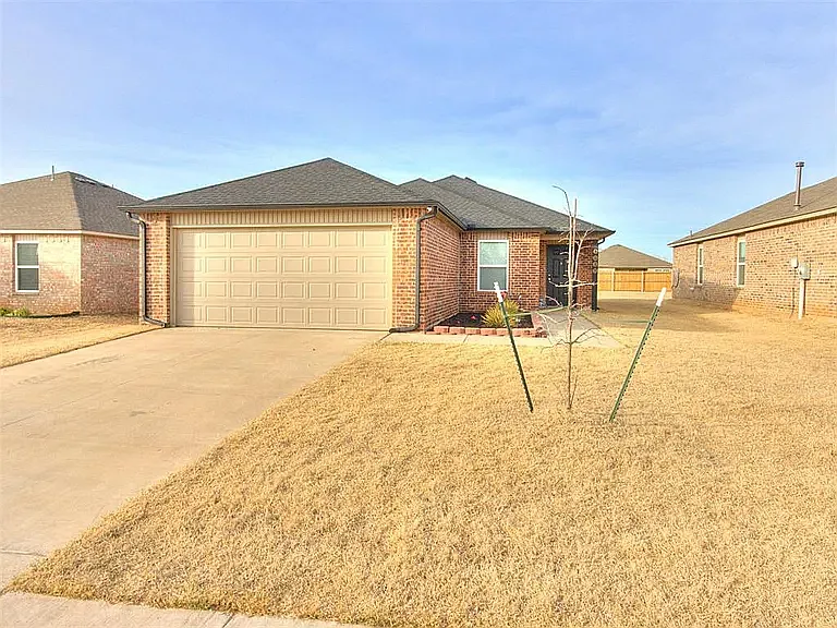 3 bed, 1317 sqft, $1,700 — Photo 1