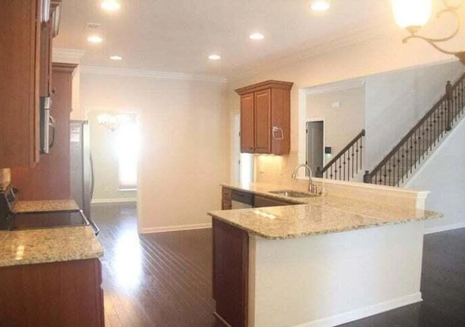 Spacious Cleveland Home! — Photo 4