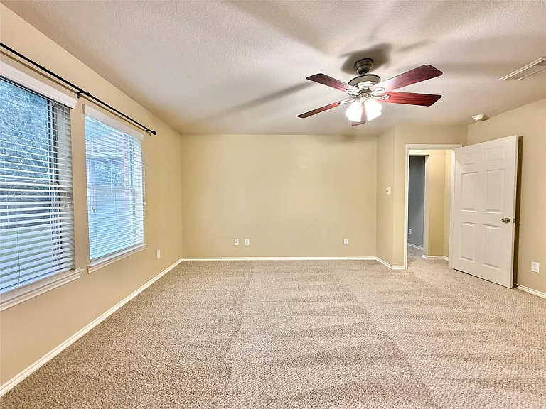 1810 Katlyn Ln — Photo 21