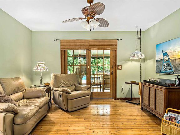 3rd image of 25 Timothy Ln