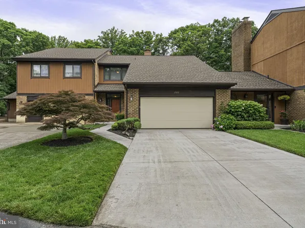 2592 Tree House Dr, Woodbridge, VA 22192