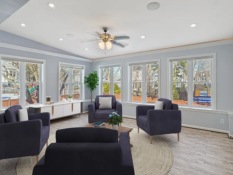 Sunroom-AI Staged
