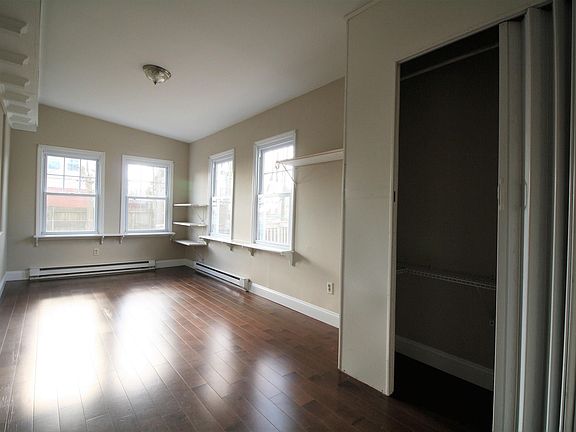 5th image of 301 S Franklin Blvd