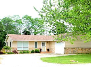 1945 Us Highway 150 E, Dahinda, IL 61428