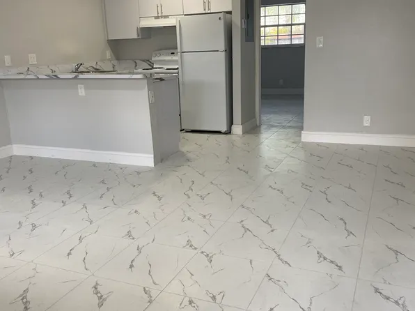 741 SW 9th Ter #210, Pompano Beach, FL 33069