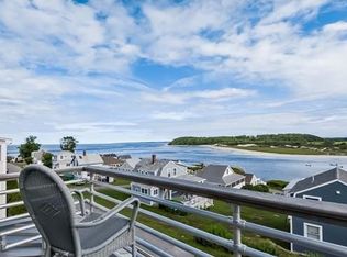 32 Middle Rd, Ipswich, MA 01938