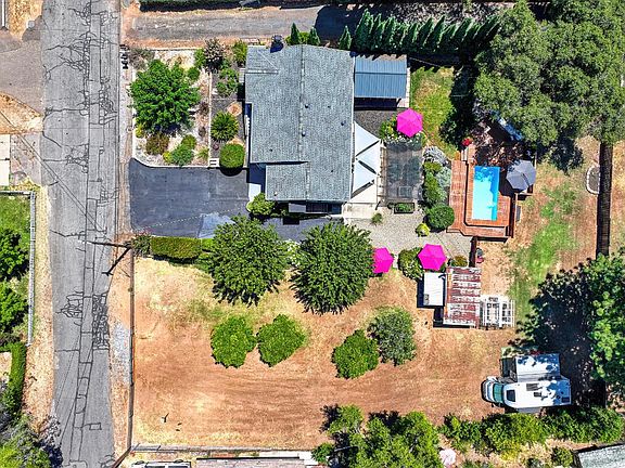 3rd image of 574 Peach Ln