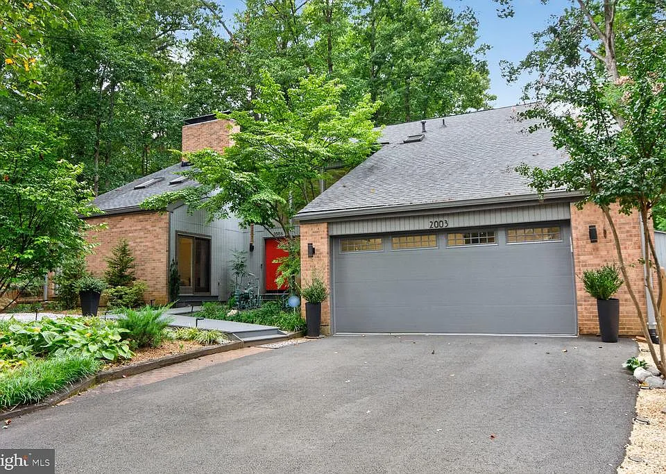 2003 Upper Lake Dr