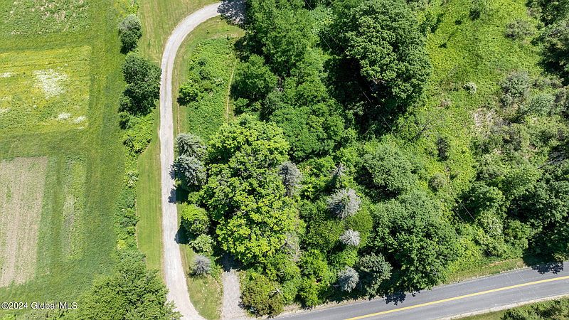3rd image of 289 Morrow Road