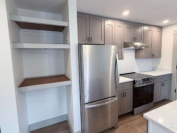 4th image of 110 Silver St #201