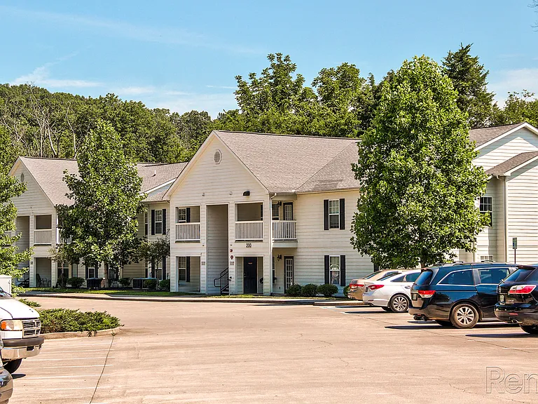 Hallmark at Oak Ridge Apartments — Photo 6