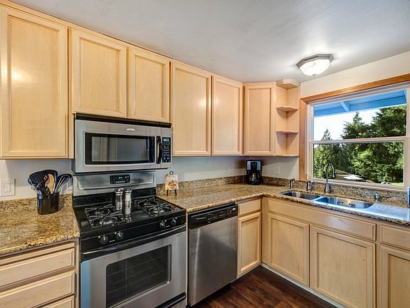 5th image of 8102 172nd Ave NE