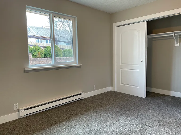425 S Utica St — Photo 12