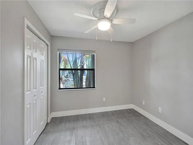 11627 SW 50th St — Photo 11