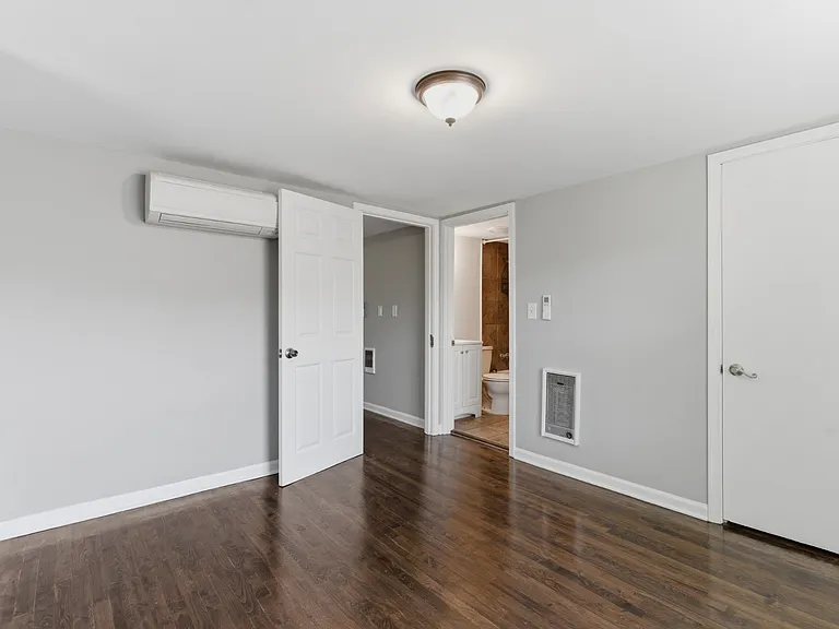 853 Gallavista Ave — Photo 9