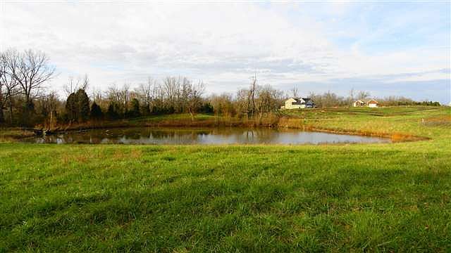 2nd image of 117 Twin Lakes Dr