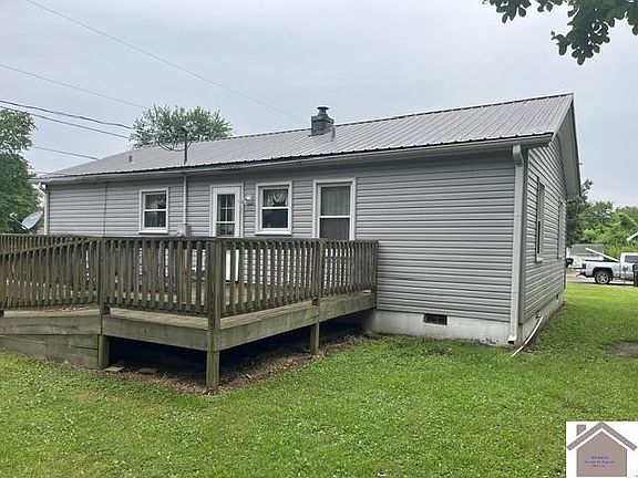 3rd image of 181 Mohawk Dr