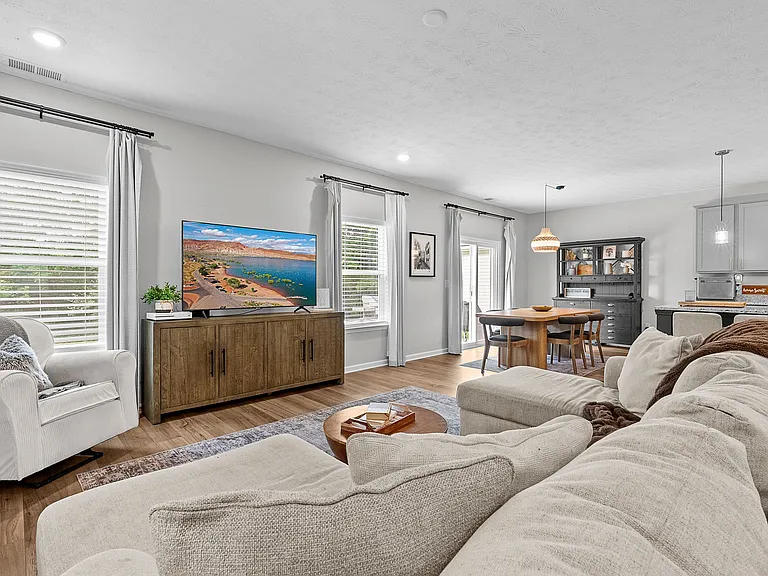 5015 Schaefer Ln — Photo 24