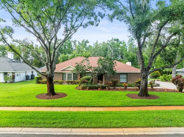 1015 Hastings Ct, Lutz, FL 33548