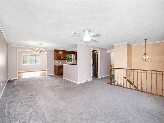 3rd image of 57 Taplin Ave