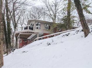 2809 Cascade Springs Dr SE, Grand Rapids, MI 49546