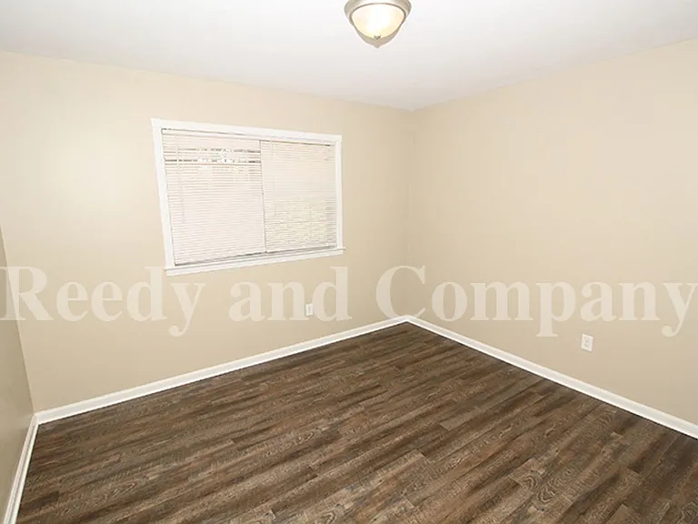 3235 Fox Chase Dr — Photo 16
