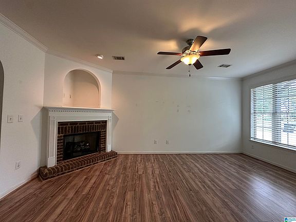 4th image of 1033 Ashwood Dr