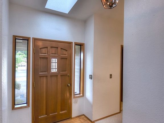 3rd image of 9108 Wendy Dr SE