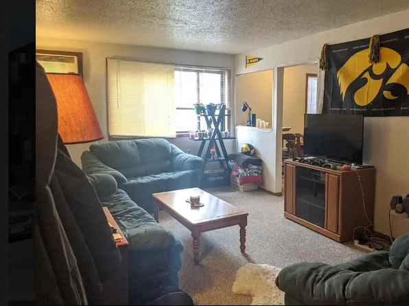 413 S Johnson, 413 S Johnson St #A7b950e26, Iowa City, IA 52240