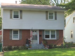 11 S Alfred Ave, Elgin, IL 60123