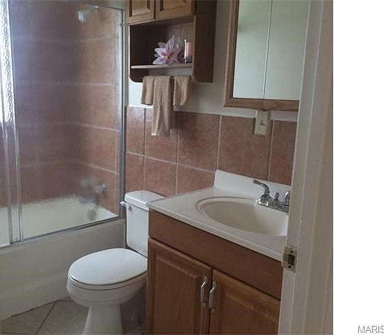 2nd image of 1746 E Highview Dr