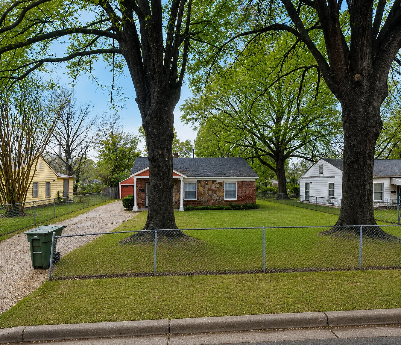 3 bed, 1375 sqft, $1,300 — Photo 1