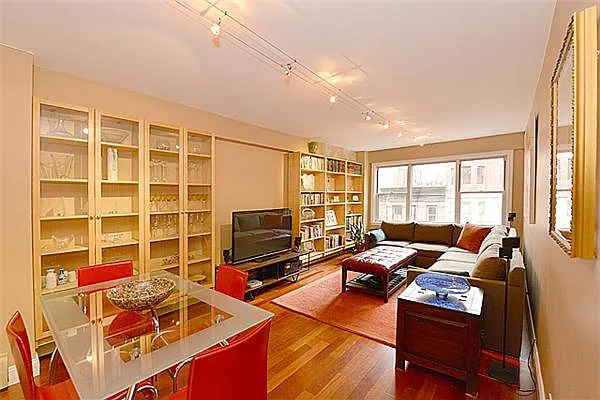 Sold by R New York | media 6